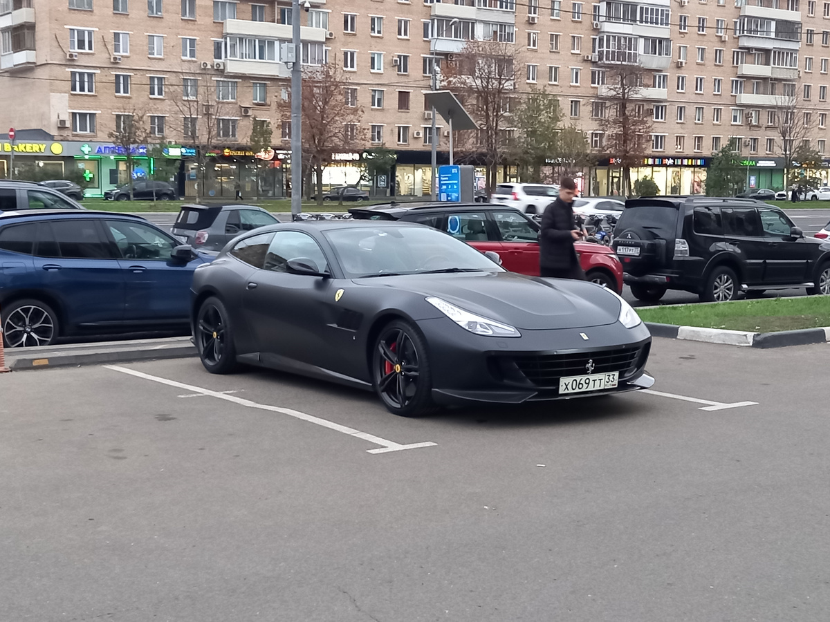 Ferrari GTC4 Lusso. Москва, сентябрь 2024 г.