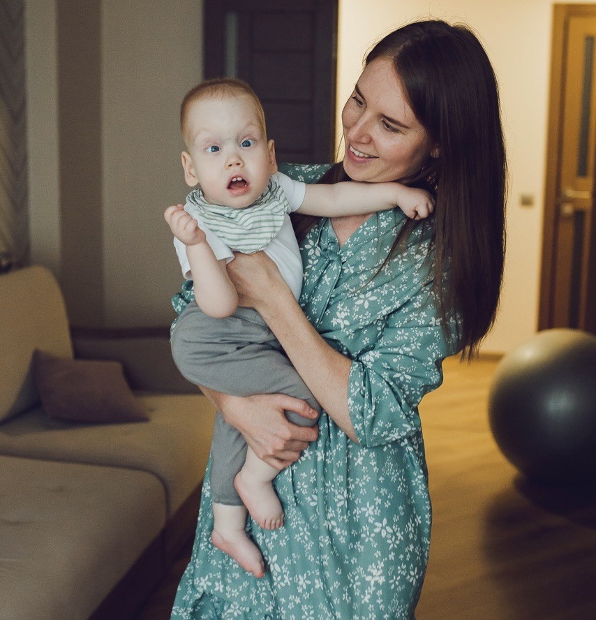 Первая женщина с первым ребенком 2020г