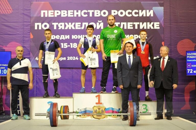    Пять медалей первенства России по тяжелой атлетике завоевали спортсмены Оренбуржья Андрей Севостьянов