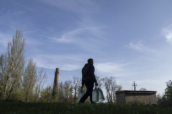 Evgeniy Maloletka/AP