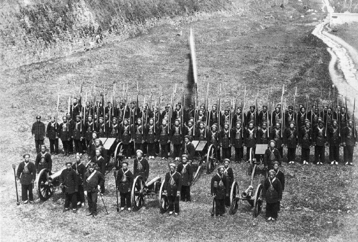 Китайские части с новым европейским оружием. Фото 1880-х годов