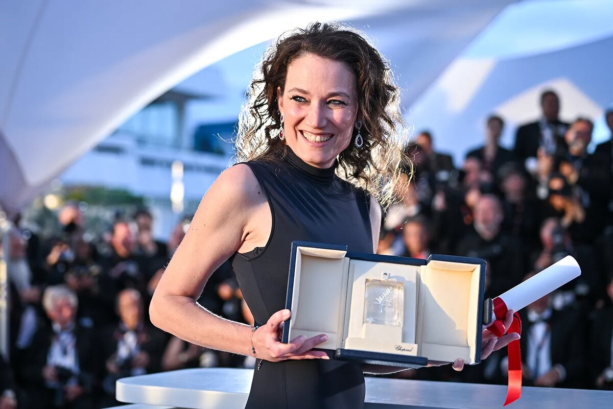 Корали Фаржа на Каннском кинофестивале 2024 года. Кадр: Stephane Cardinale / Corbis via Getty Images