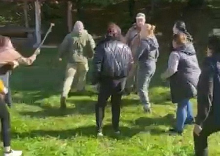    На Закарпатье женщины палками и камнями отбивали мужчин у ТЦК