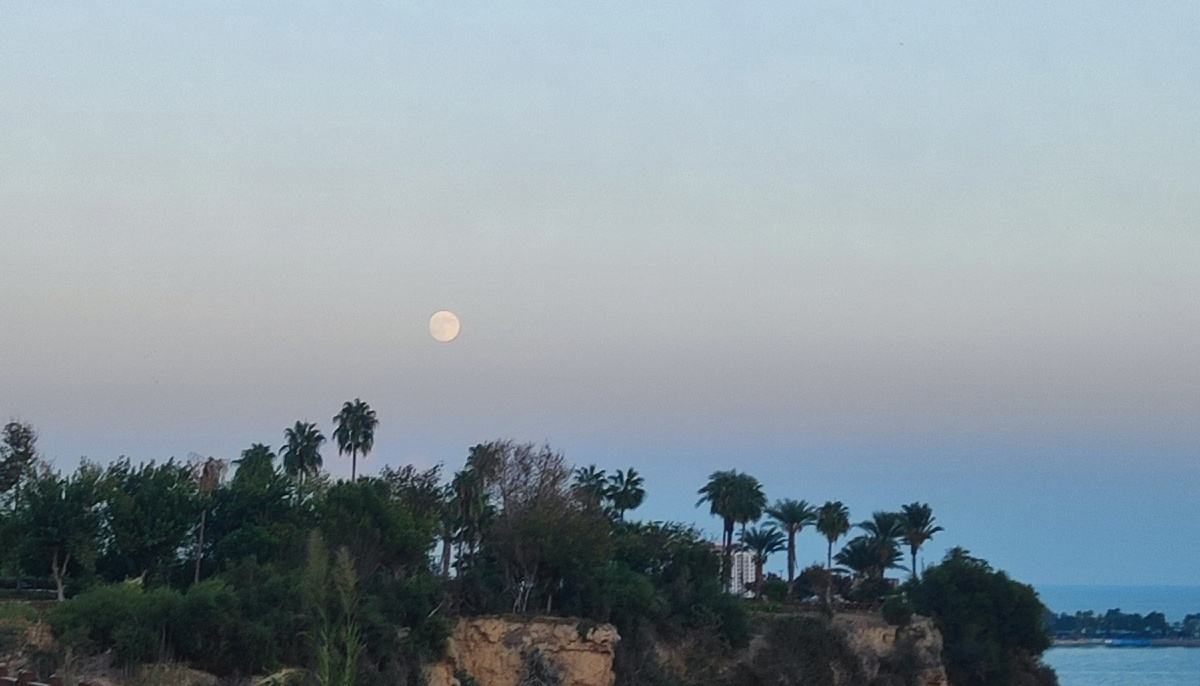 Восход Луны, Анталия 16 октября 18:08 по мск. 