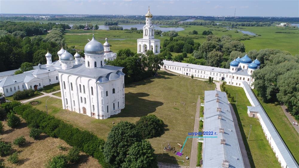 Юрьевский монастырь в Великом Новгороде с квадрокоптера. Источник: https://archaeolog.ru/