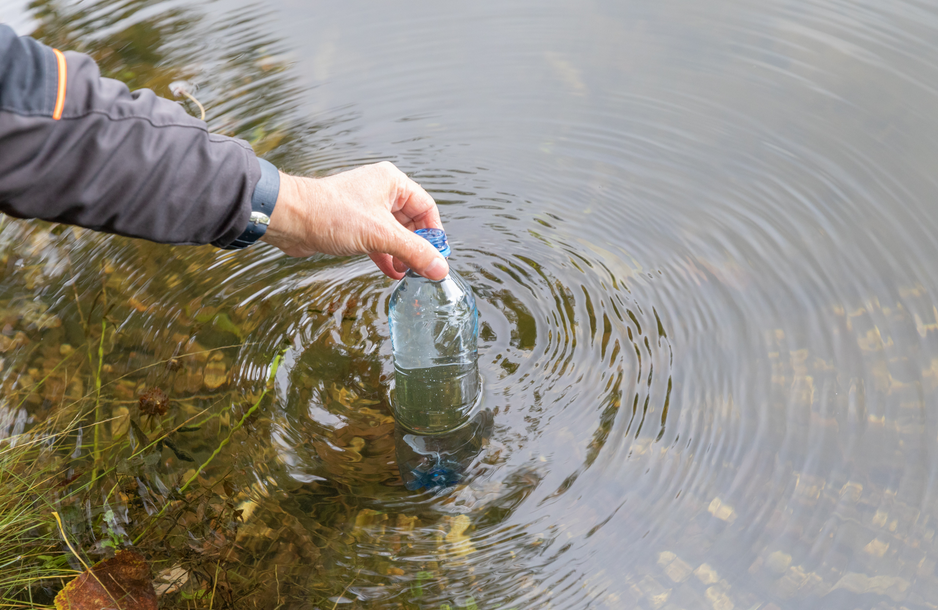 Источник: https://leningrad.ldpr.ru | Сигаретные фильтры нельзя компостировать (процесс переработки отходов бактериями и получения плодородной среды) или сжигать, иначе в процессе горения пластик легко попадает в воздух в виде мелких микрочастиц, а затем в почву и воду