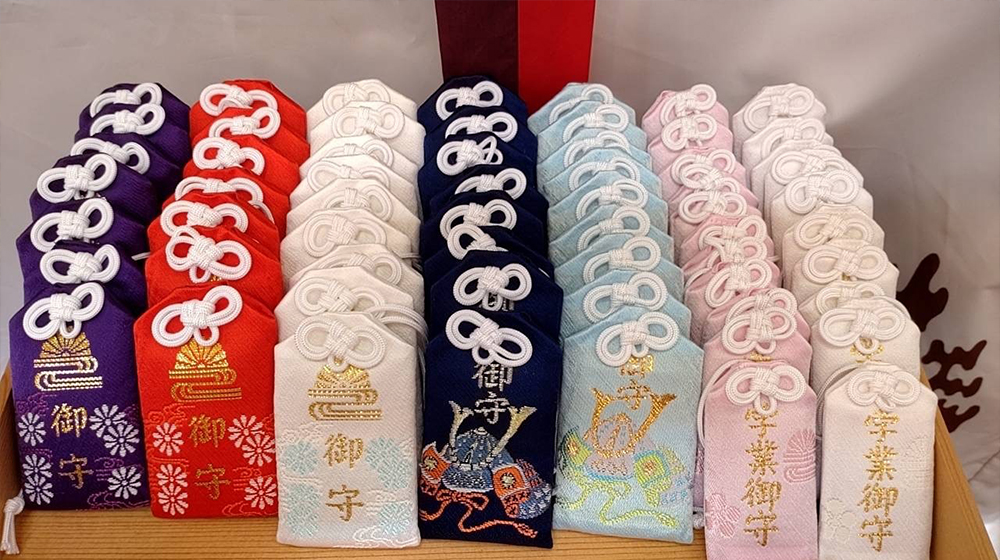 https://www.jinjahoncho.or.jp/omairi/omamori/