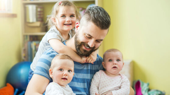    Многодетные отцы-одиночки могут получить право на досрочный выход на пенсию Андрей Галкин