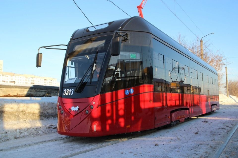    Новые трамваи 802Е в депо Барнаула. Источник: barnaul.org