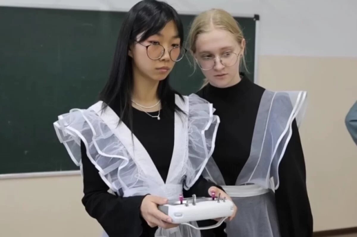    Школьники Владивостока осваивают управление беспилотниками
