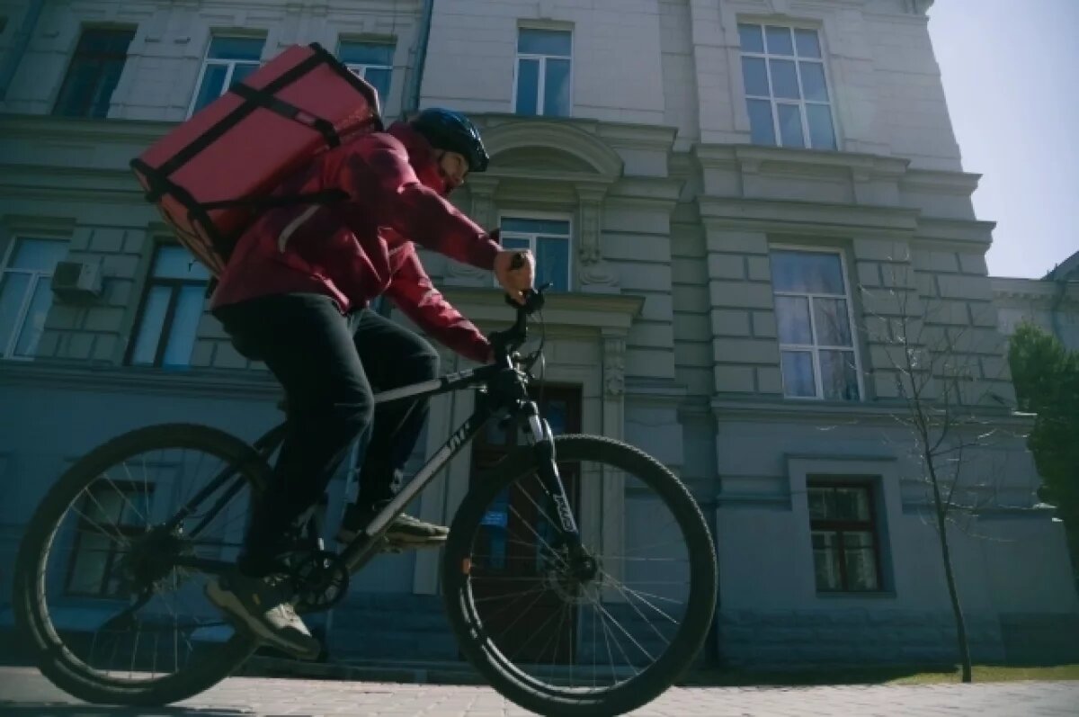    Томские выпускники вузов идут работать курьерами вместо своей специальности