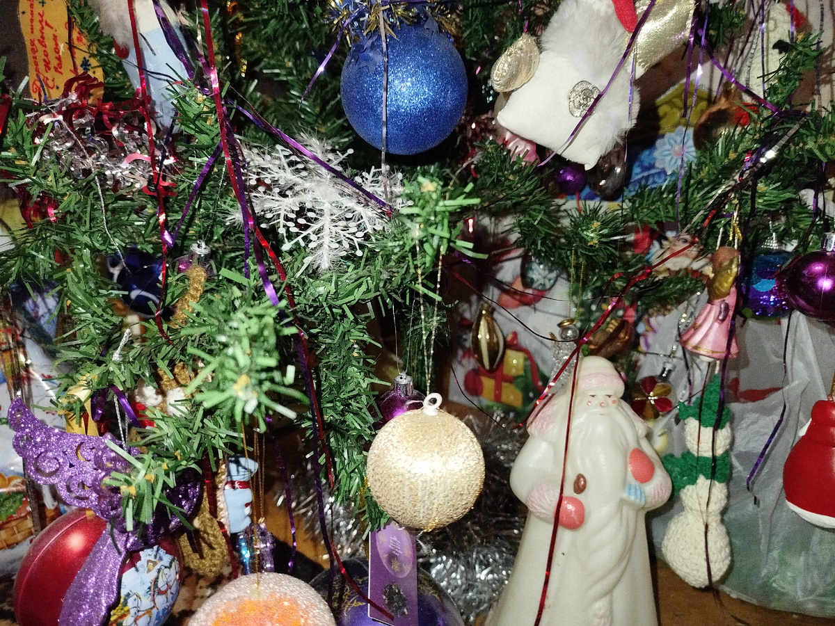 И ёлку поставила, и в Дзен возвращаюсь.