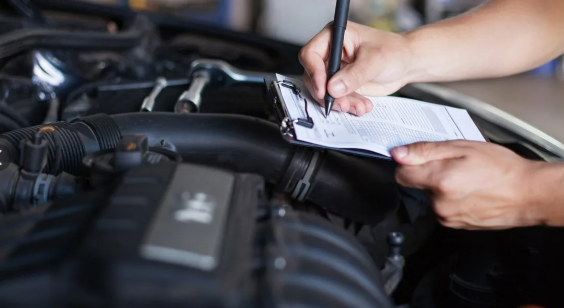 Проверка двигателя перед покупкой авто. Источник фото auto.mail.ru