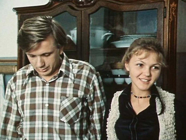 Кадр из фильма «По семейным обстоятельствам» (1977). Скриншот.