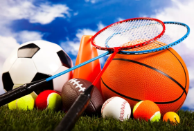 Спорт: Комплексная Сфера Здоровья и Развития

Спорт — это не только физическая активность, но и важный аспект культуры и образа жизни миллионов людей по всему миру. Он охватывает широкий спектр дисциплин и видов деятельности, от любительского бега до профессионального футбола и олимпийских игр. Спорт стимулирует физическое развитие, улучшает эмоциональное состояние и способствует социализации.

 Физическая подготовка и здоровье

Занятия спортом помогают укрепить сердечно-сосудистую систему, развивают мышцы и улучшают гибкость. Регулярная физическая активность снижает риск многих заболеваний, таких как диабет, ожирение и сердечно-сосудистые болезни. 🏋️‍♂️ Кроме того, она способствует поддержанию нормального веса и повышению уровня энергии. Исследования показывают, что люди, регулярно занимающиеся спортом, чаще обладают высокой эмоциональной устойчивостью и низким уровнем стресса.

 Социальные аспекты

Спорт объединяет людей, независимо от возраста, пола или социального статуса. Командные виды спорта, такие как футбол, волейбол или баскетбол, развивают командный дух и навыки взаимодействия. В таких дисциплинах участники учатся работать вместе, поддерживать друг друга и достигать общих целей. 🤝 Спортивные мероприятия также служат отличной возможностью для социальных встреч, общения и обмена опытом.

Культурная значимость

Спорт имеет глубокие корни в культуре разных народов. В каждом региональном сообществе существуют свои традиционные игры и виды спорта. Например, в России популярны хоккей и борьба, в то время как в Бразилии велико значение футбола. Элементы спорта активно интегрируются в искусство, литературу и кино, формируя уникальную культурную идентичность. 🎨

Профессиональный спорт

Профессиональный спорт — это индустрия, которая приносит миллиарды долларов. Атлеты становятся кумирами, их жизнь и карьера вызывают настоящий интерес у публики. Чемпионаты, турниры и спортивные события привлекают огромное количество зрителей и болельщиков по всему миру. 📺 Кроме того, они вдохновляют молодежь заниматься спортом и стремиться к достижениям.

Заключение

Спорт — это гораздо больше, чем просто физическая активность. Он является важным инструментом forromotion здоровья, интеграции и культурного обмена. Независимо от того, любите ли вы заниматься спортом сами или являетесь страстным зрителем, его позитивные эффекты ощутимы для всех. 🏆 Поэтому, развиваясь в спорте, мы развиваемся и как личности, и как общество в целом. Каждый шаг на пути к активному образу жизни — это шаг к здоровью, гармонии и успеху! 🌟

