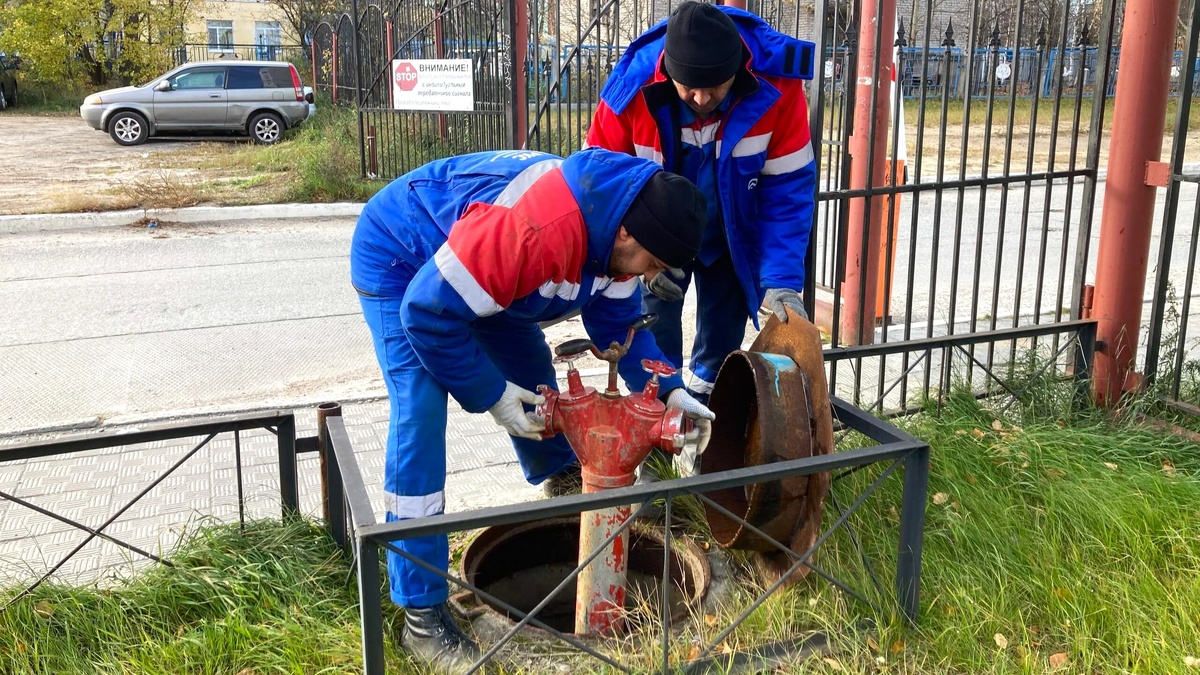    В Нижневартовске завершается осенняя проверка пожарных гидрантов
