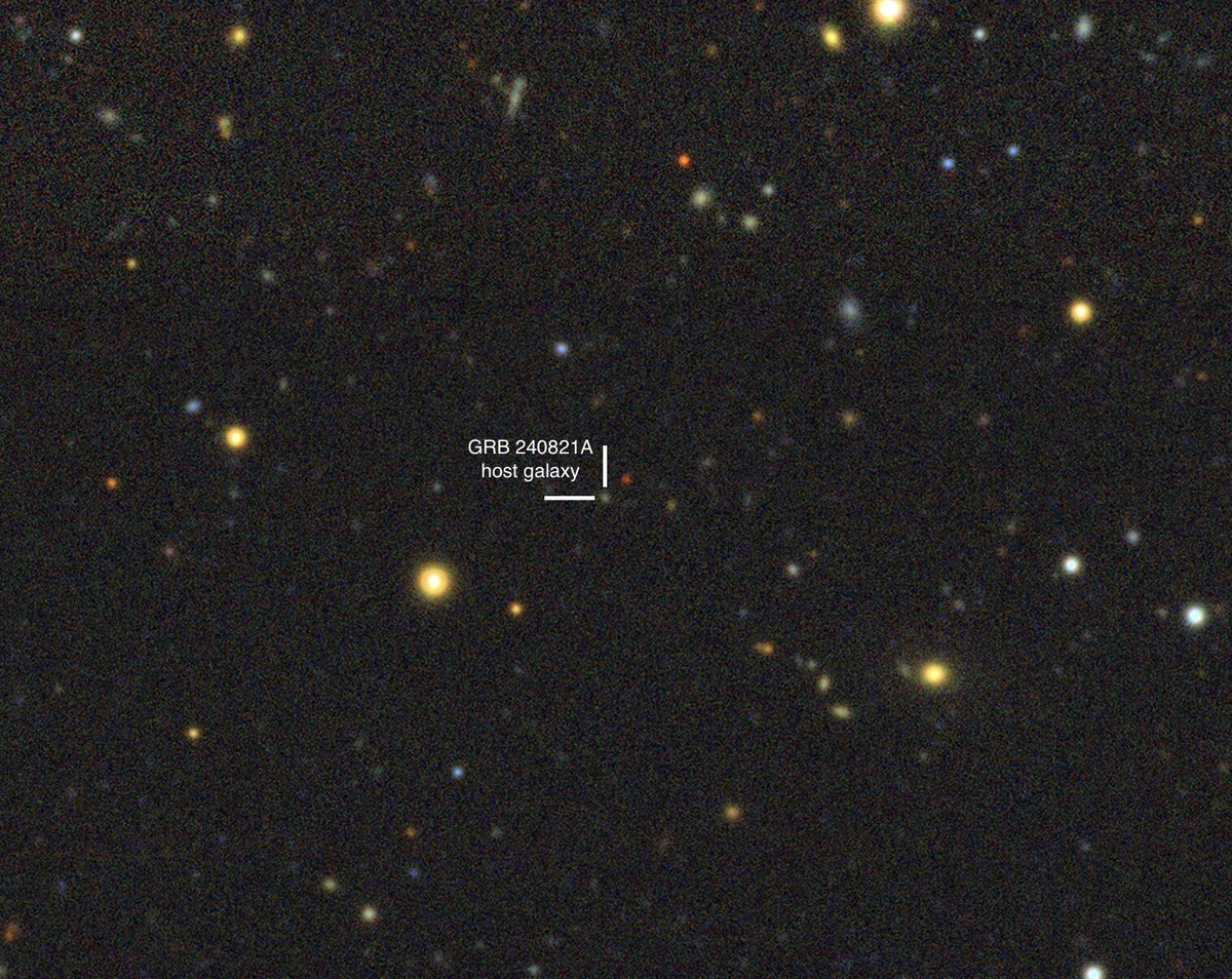 Галактика-источник гамма-всплеска GRB240821A.    
 Legacy Survey (legacysurvey.org/) - A. Martin-Carrillo  📷
