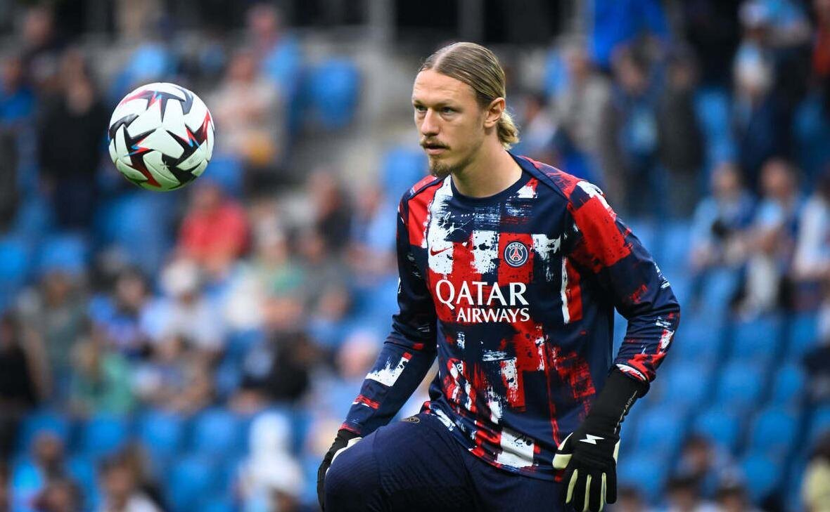     Вратарь «ПСЖ» и сборной России Матвей Сафонов