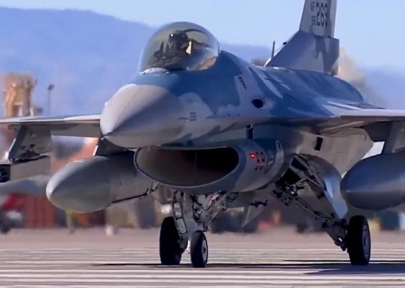    Украине могут передать 20 самолётов F-16 лишь летом 2025 года