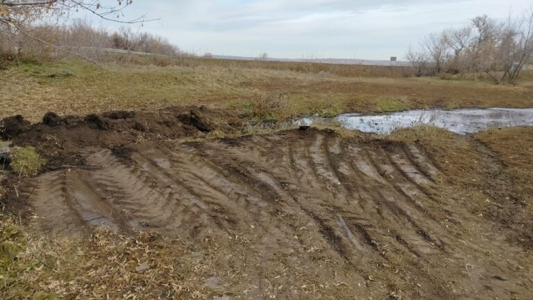    В Бугурусланском районе в результате ДТП произошёл разлив нефти Оренбуржье