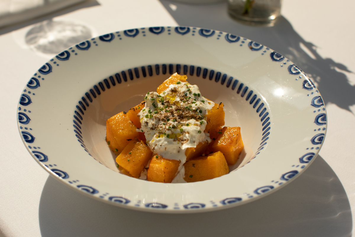 Печеная тыква со страчателлой и трюфелем в ресторане Ivanka
