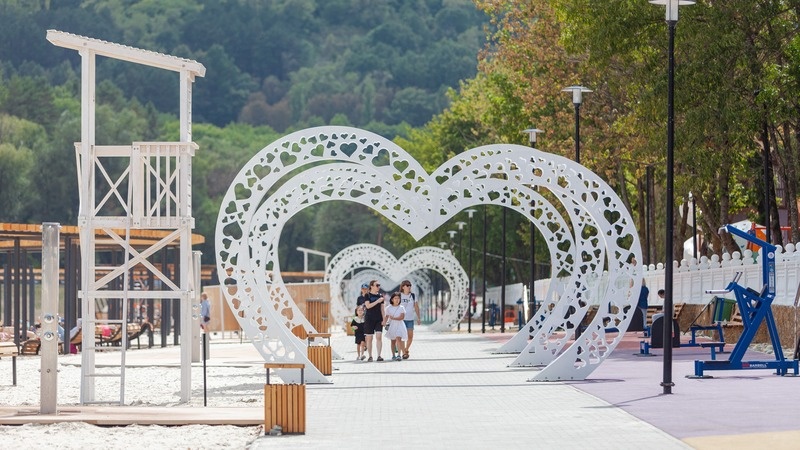    На территории озера расставлены арт-объекты Фото: администрация Кисловодска