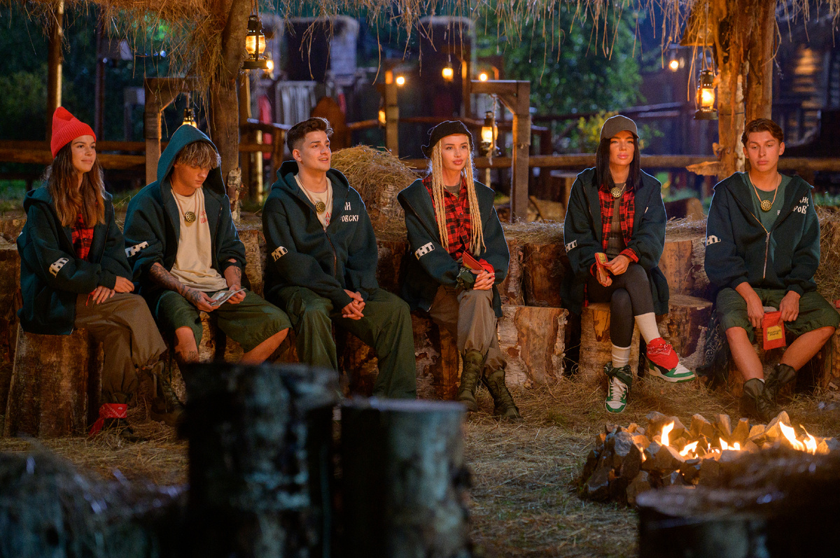 Участники реалити «Первые на деревне». Фото: ТНТ