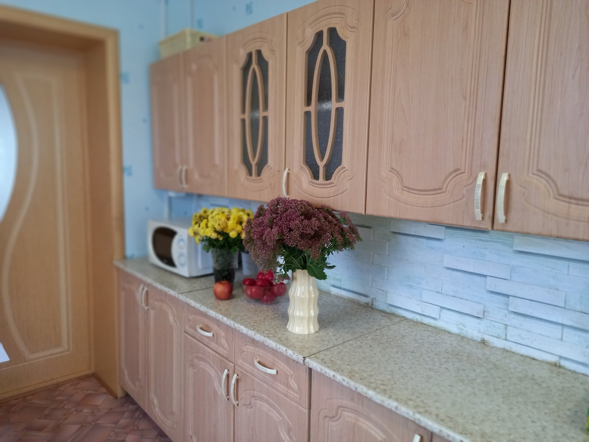 Выглядит дёшево, но и что с того? Так и мы не во дворце живём.