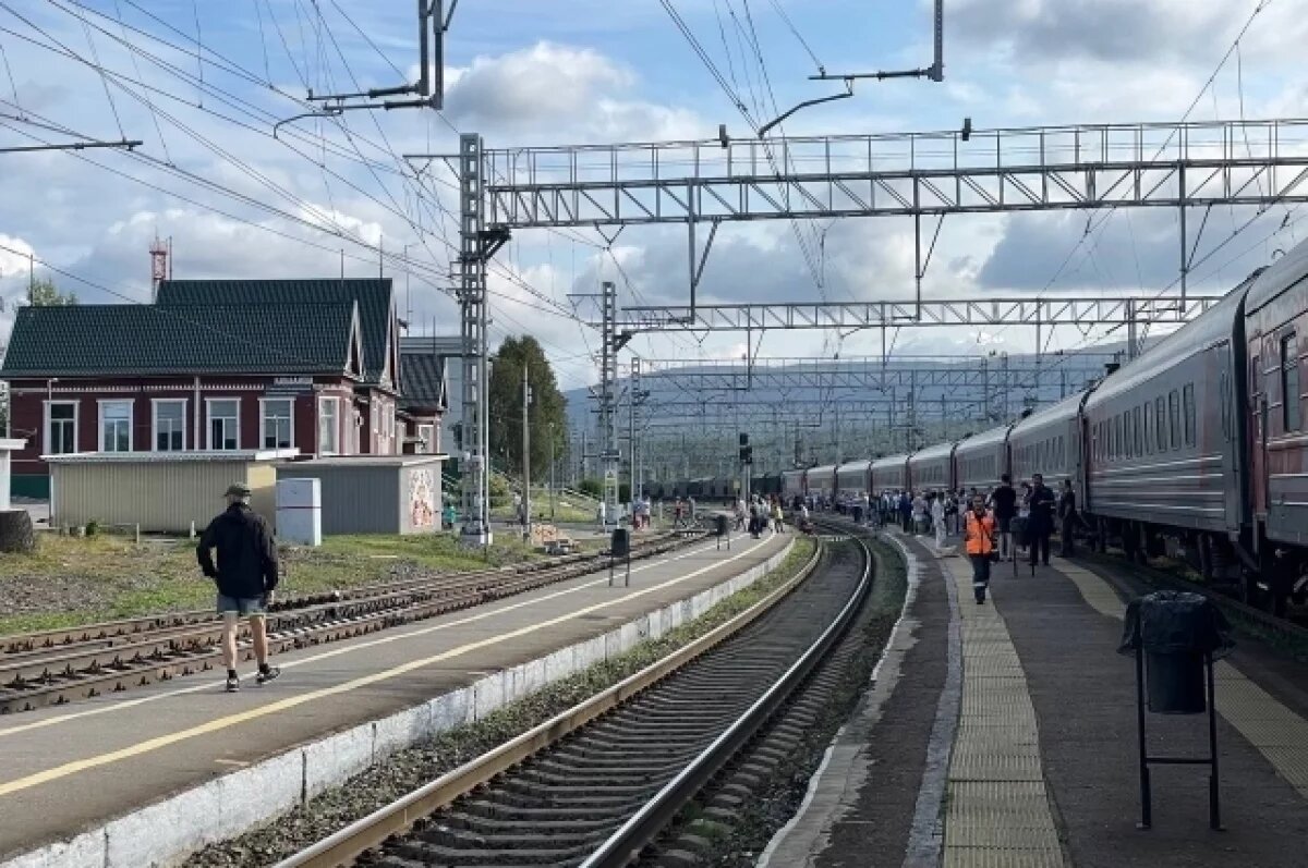    Орденом Отечественной войны I степени наградили Кандалакшу 40 лет назад