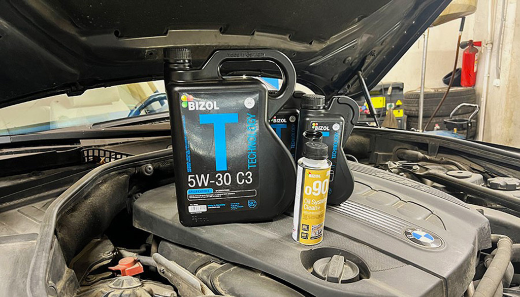 Замену масла лучше проводить с промывкой системы.