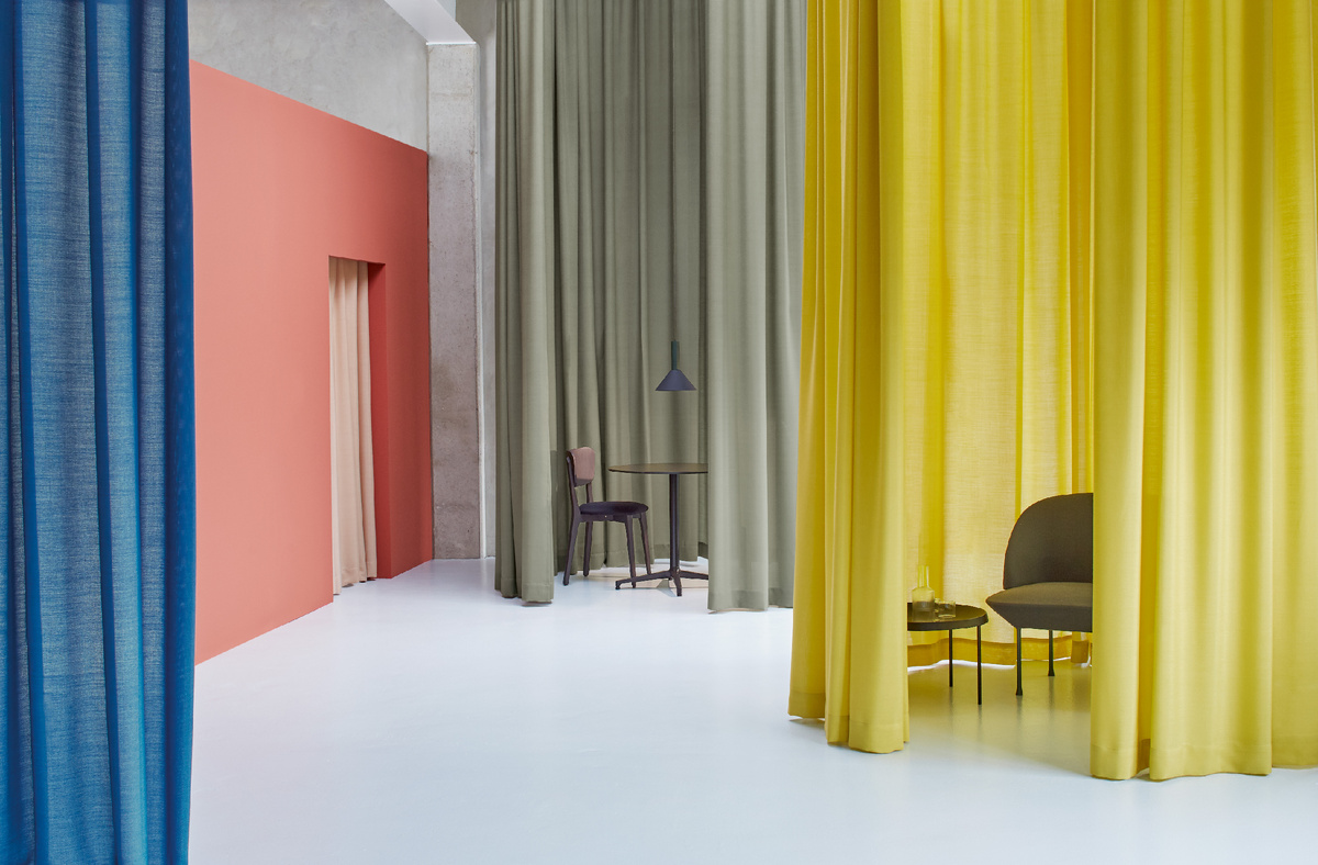 Эта фотография и далее в галерее – ткани швейцарской текстильной фабрики Creation Baumann