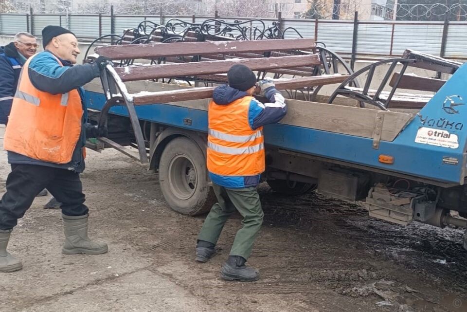   В Барнауле убирают лавочки с улиц . Источник: Barnaul.org