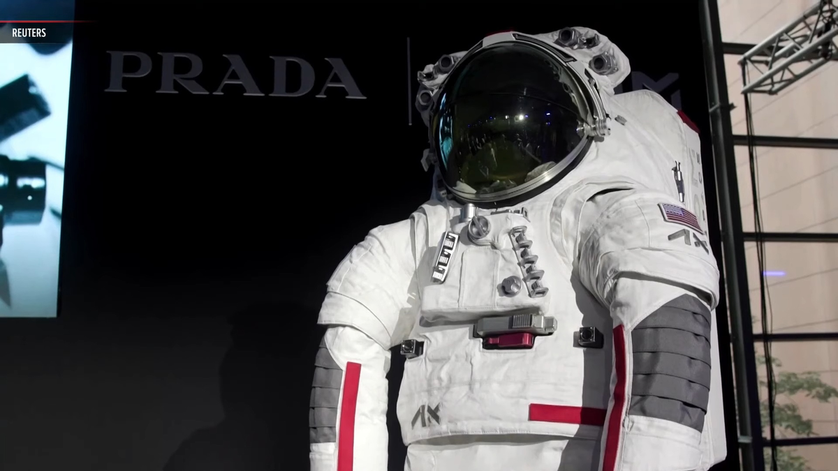Prada и Axiom Space представили скафандр для лунной миссии NASA