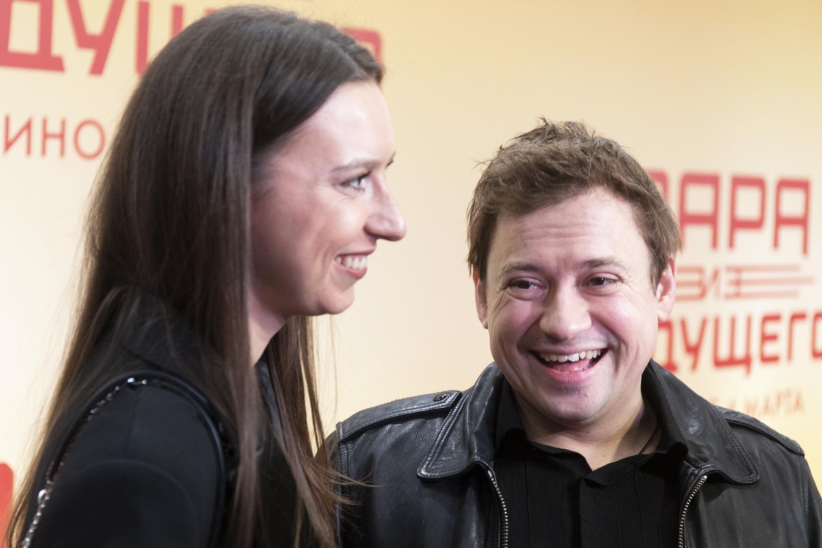     Актер сериала «СашаТаня» Андрей Гайдулян расстался с 33-летней женой