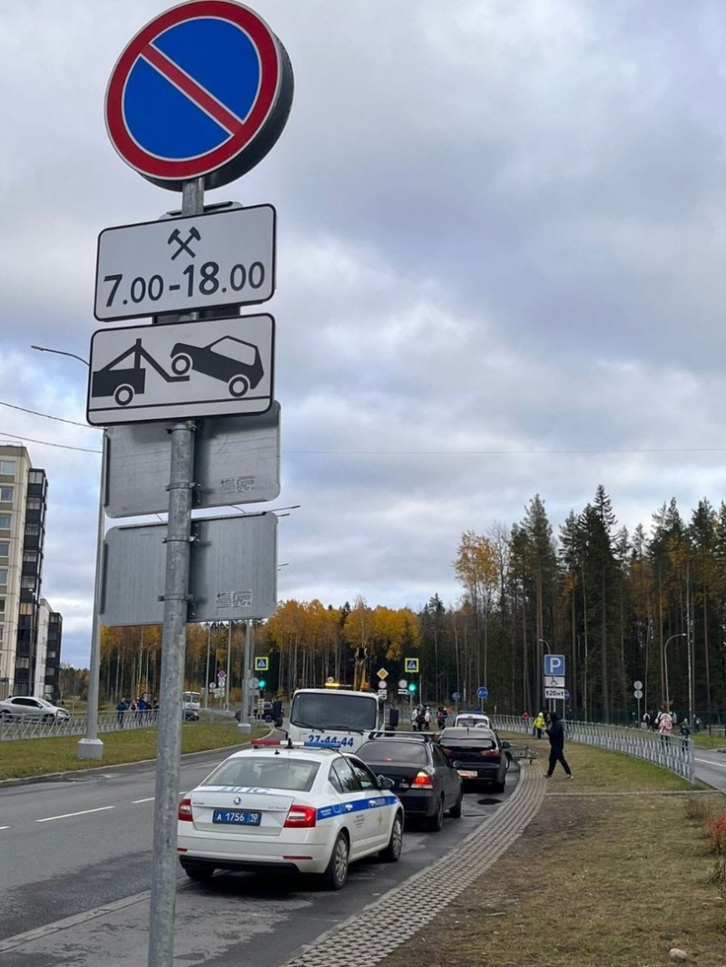    Колонну машин увезли на штрафстоянку в ПетрозаводскеГАИ Петрозаводска