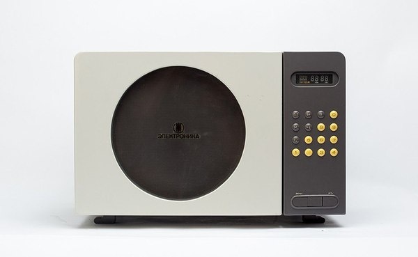 Вот к примеру СВЧ-печи «Электроника СП-27». 1989 г. Дизайнер Н. Григорьев (ВНИИТЭ)