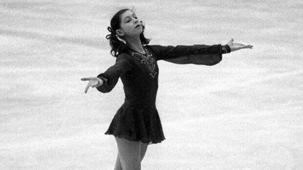 Скромная, уточнённая и очень красивая фигуристка-одиночница из Советского Союза – Елена Германовна Водорезова...