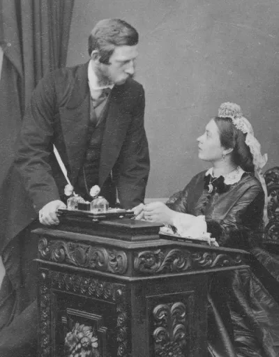 Фридрих III Прусский и его жена принцесса Вики. Фотография без даты, примерно начало-середина 1860-х годов. Источник изображения: lisawallerrogers.com