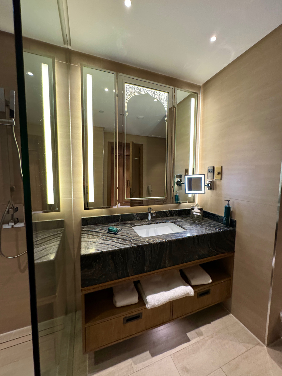 Просторная ванная и душевая