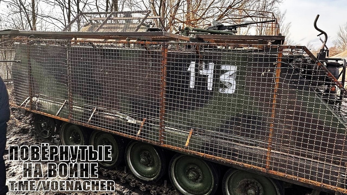 Машина, захваченная под Авдеевкой . Виден пулемет ПКТ, закрепленный на командирской башенке. Фото: ТГ-канал ПОВЕРНУТЫЕ НА ВОЙНЕ