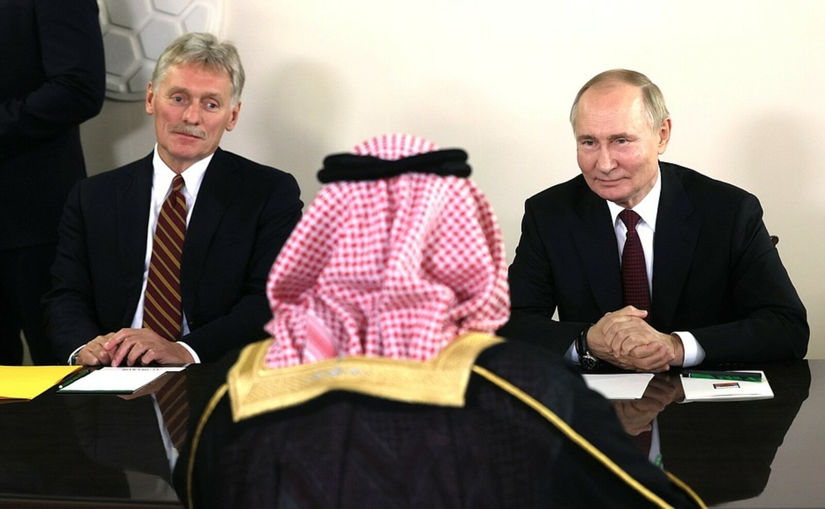 Фото: kremlin.ru Владимир Путин вручил в Уфе орден Дружбы президенту Азиатской шахматной федерации
