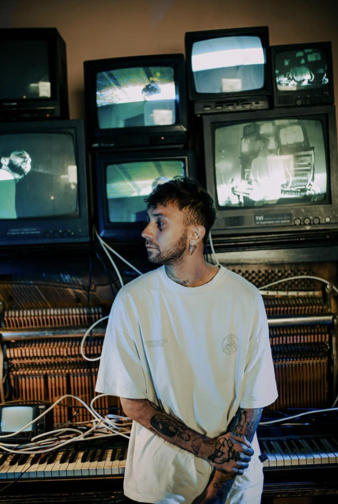   📷
