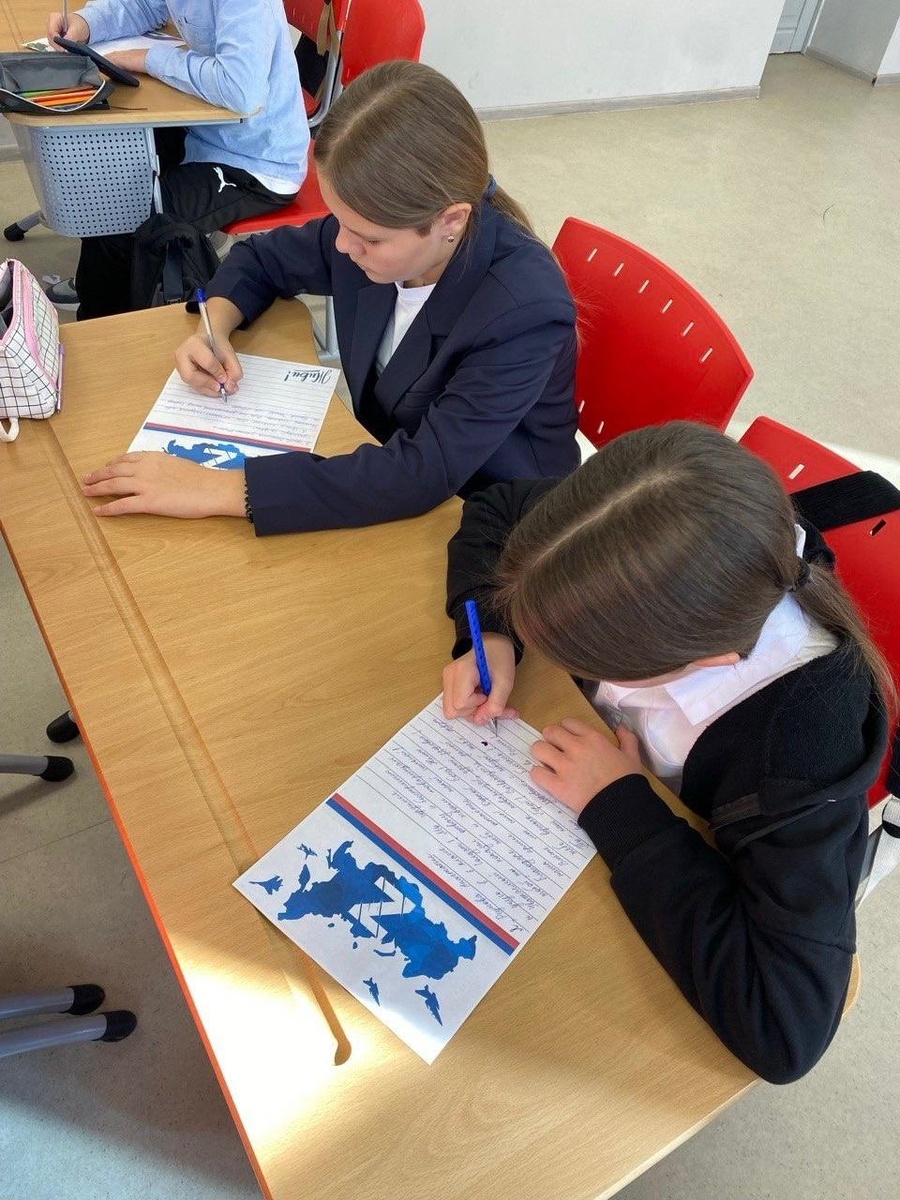  📷    «Отцы Zа Отечество». Школьники Тюльганского района написали письма бойцам СВО Кристина Просвиркина