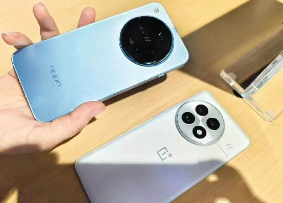    Инсайдер сравнил рендер OnePlus 13 с реальным устройством [ФОТО]