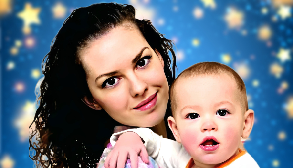 на фото Лянка Грыу с сыном