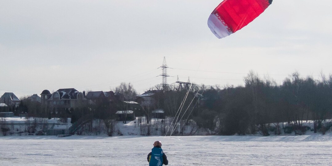 Оборудование для сноукайтинга: как выбрать и подготовиться к катанию