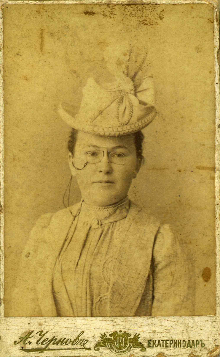 Софья Михайловна Олейникова (мать сестер Ведергорн)