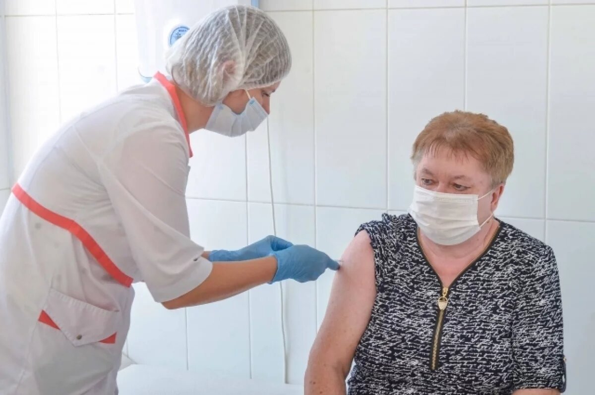    Ввести вакцину можно во всех поликлиниках и в коммерческих кабинетах.