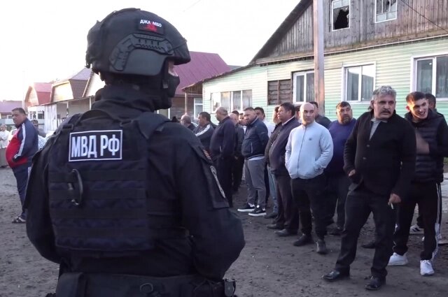    Фото: Пресс-служба ГУ МВД России по Петербургу и Ленобласти/ Скриншот видео