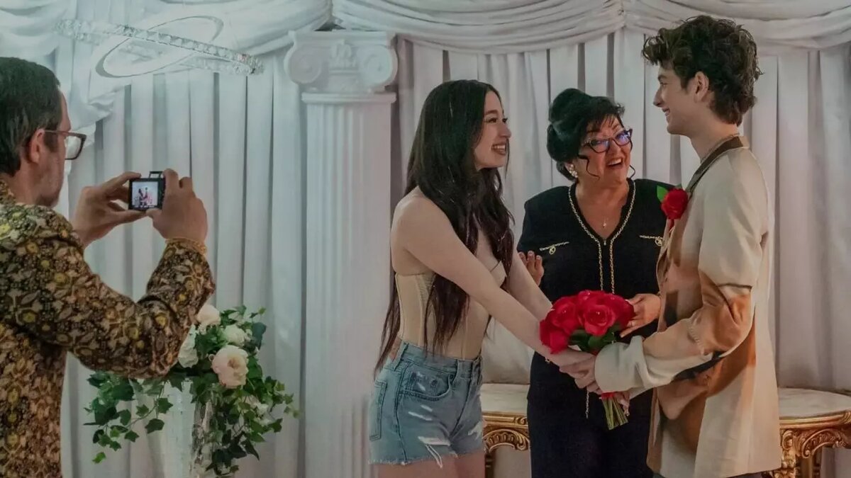     Источник: Кадр из фильма «Анора» (18+)